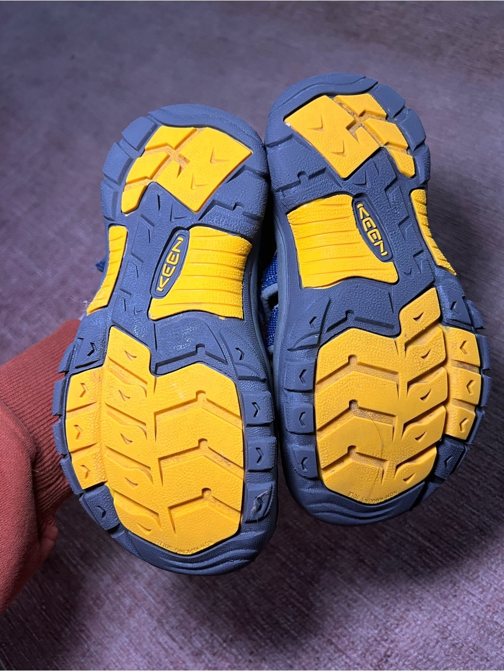 KEEN Kids' size 12 Navy Blue closed toe Sandals - Picture 2 of 7